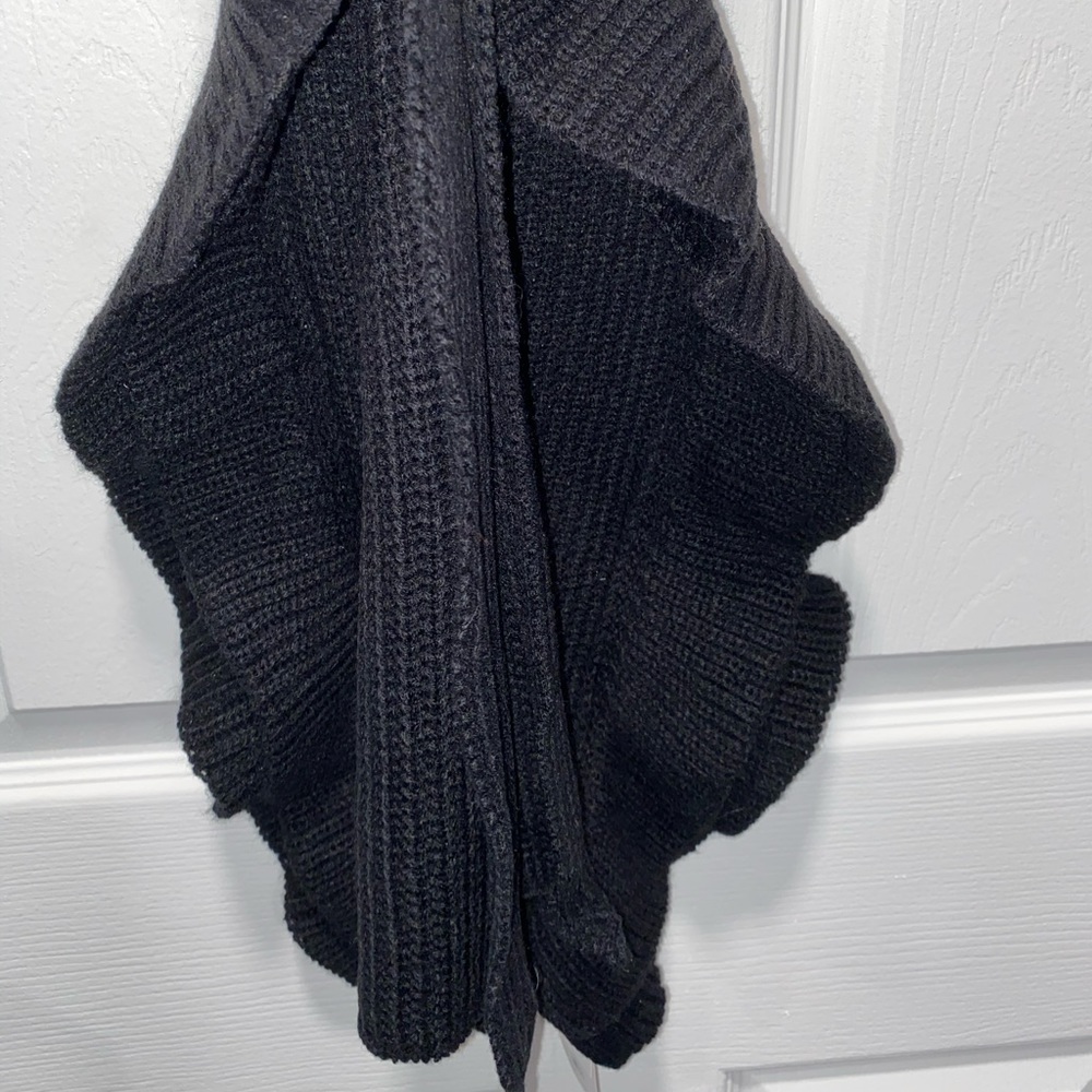 Calvin Klein Scarf - Picture 2 of 8